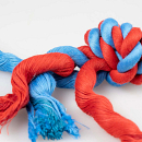 Duvo+ Hondenspeelgoed Tuggertouw met Halter Rood